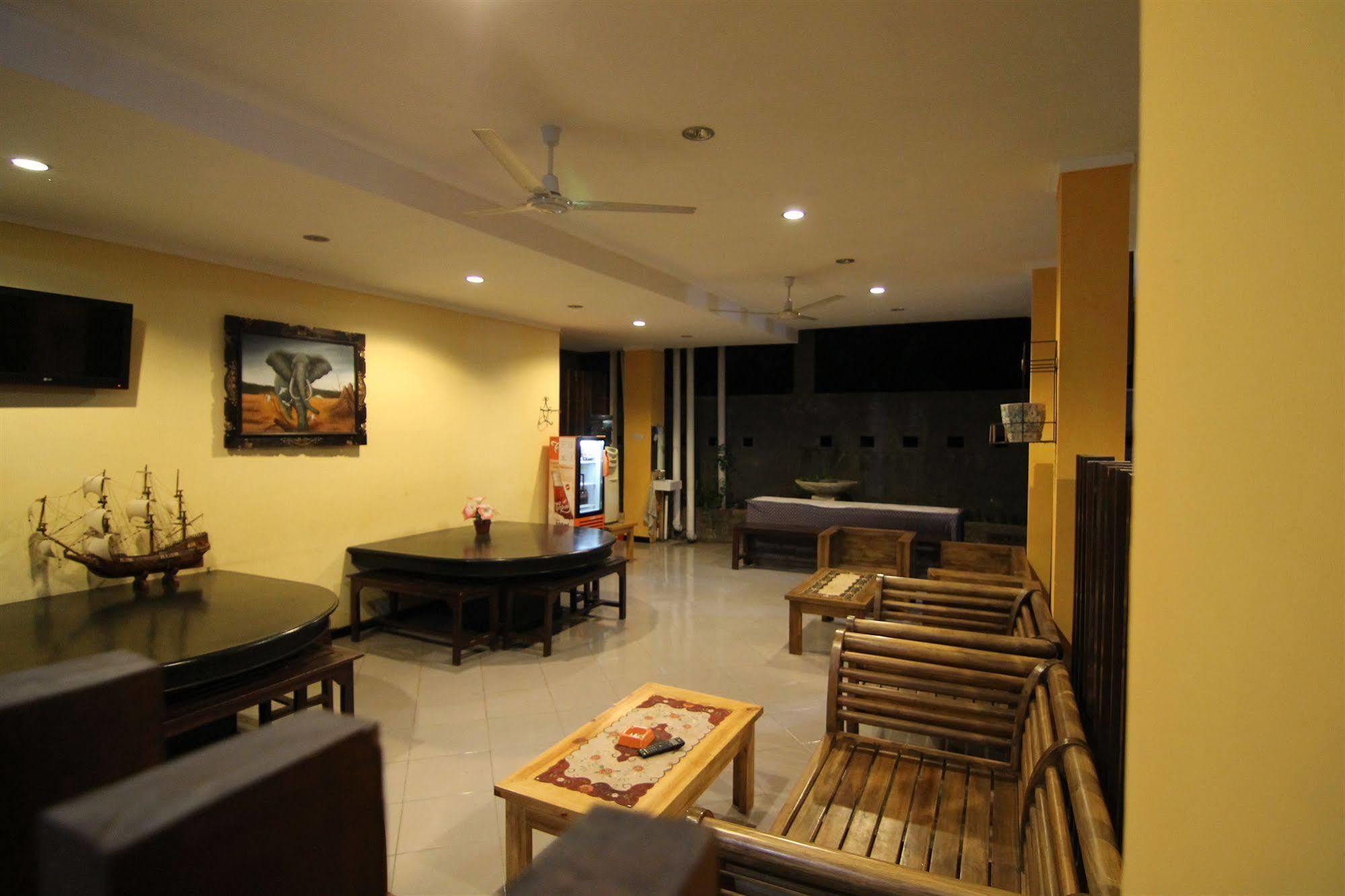 Ct1 Bali Bed & Breakfast Kuta Lombok Eksteriør billede
