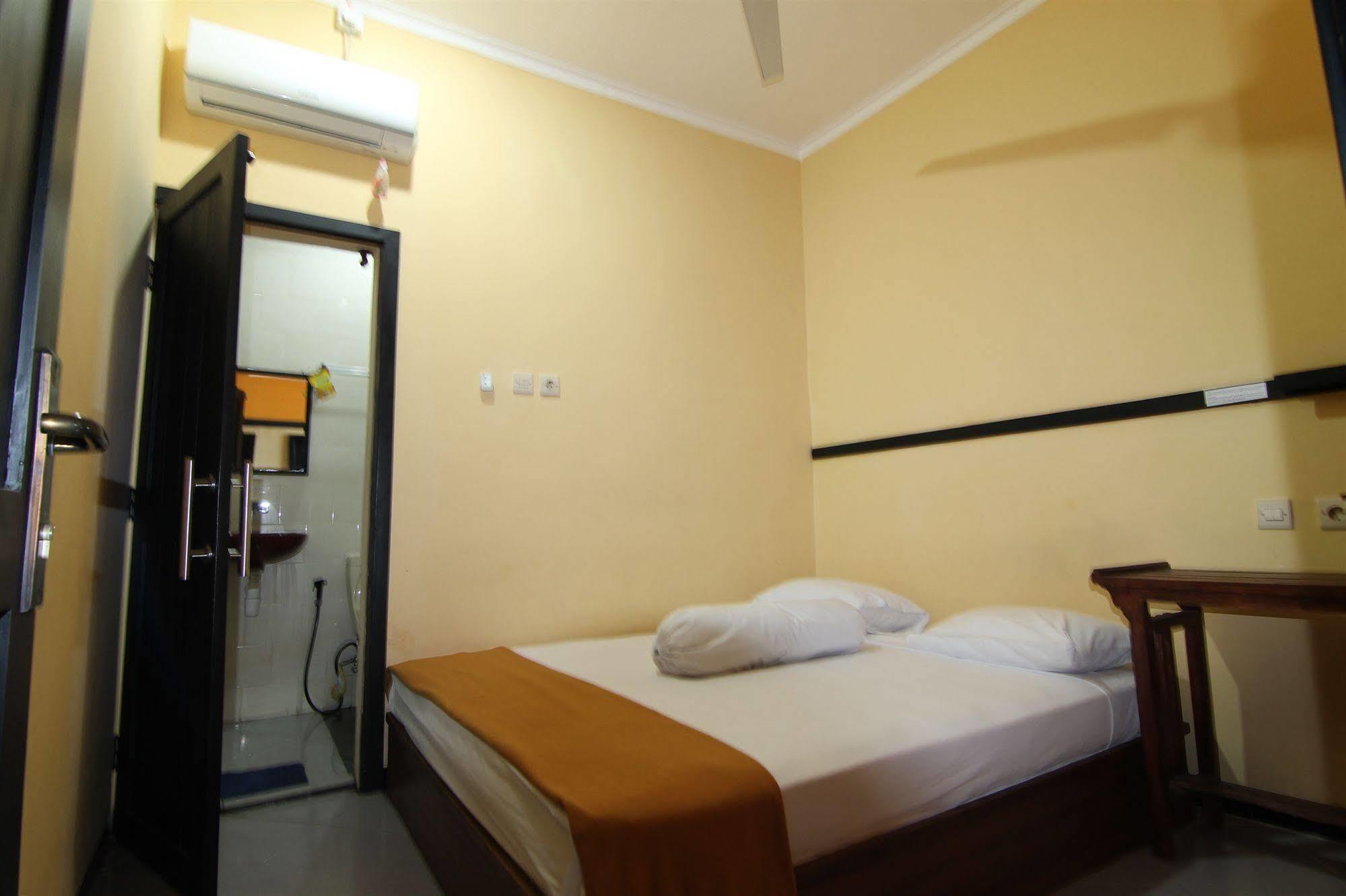 Ct1 Bali Bed & Breakfast Kuta Lombok Eksteriør billede