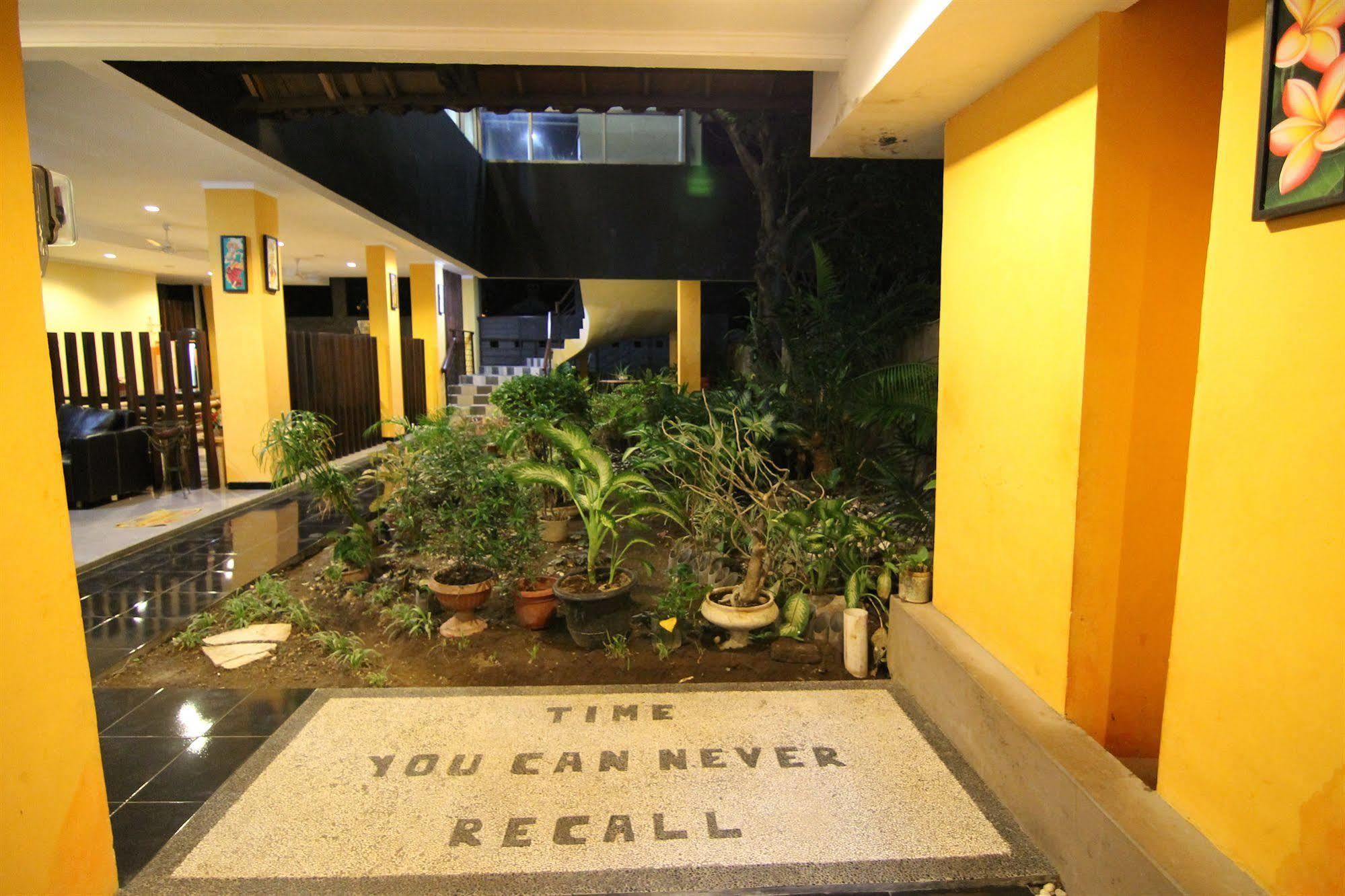 Ct1 Bali Bed & Breakfast Kuta Lombok Eksteriør billede