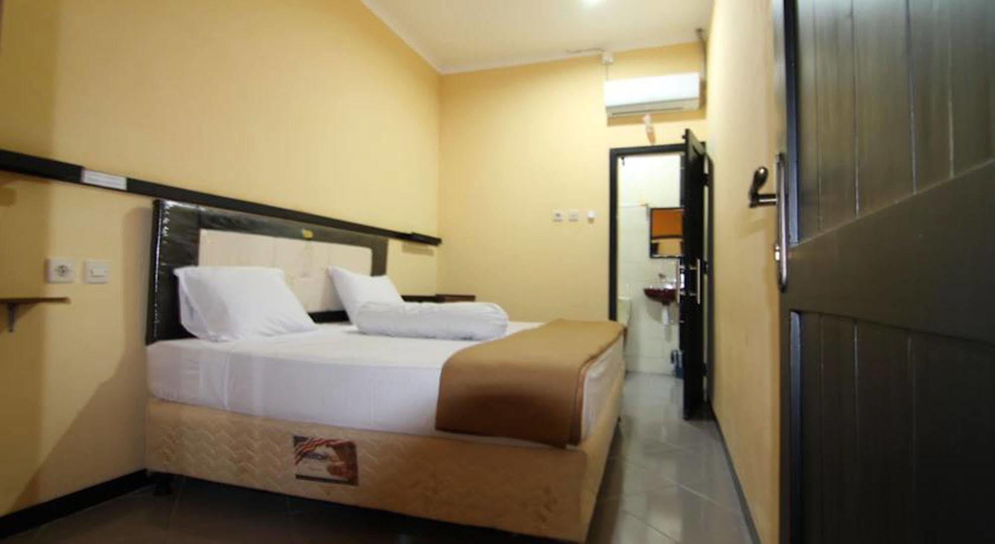 Ct1 Bali Bed & Breakfast Kuta Lombok Eksteriør billede